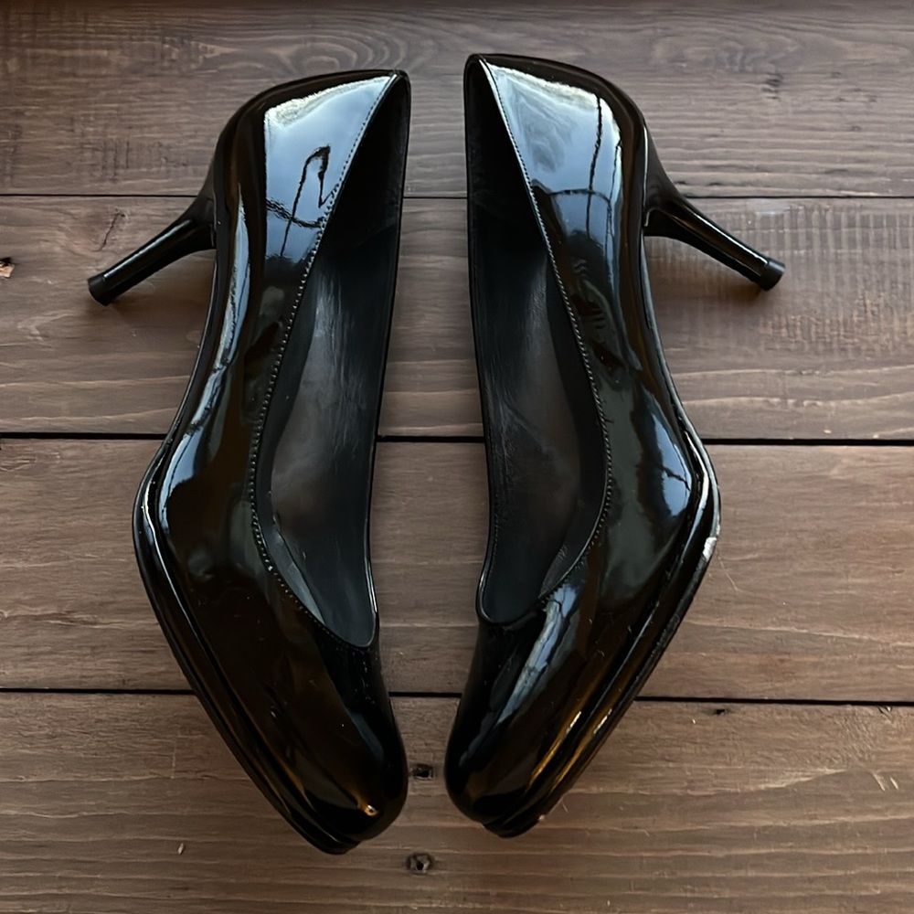 EUC Stuart Weitzman black patent leather pumps sz 7 - Picture 3 of 7